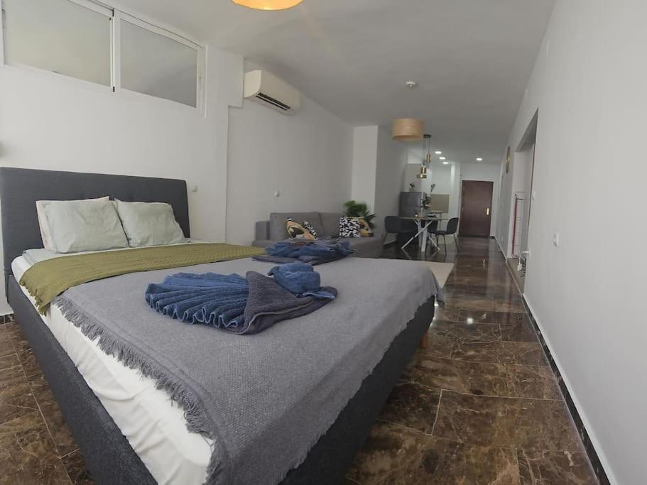 Tao City Center Apartment With Fee Wifi And Air Con By Namaste Elite Торемолинос Екстериор снимка